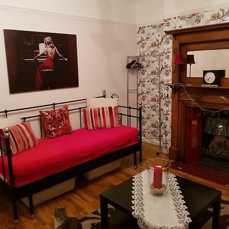 Beautiful Room In Victorian Family Home Ilford Exterior photo