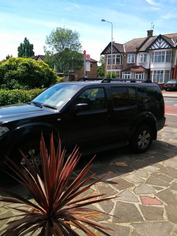 Beautiful Room In Victorian Family Home Ilford Exterior photo