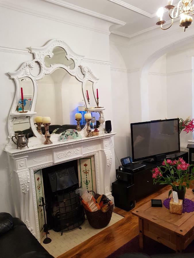 Beautiful Room In Victorian Family Home Ilford Exterior photo