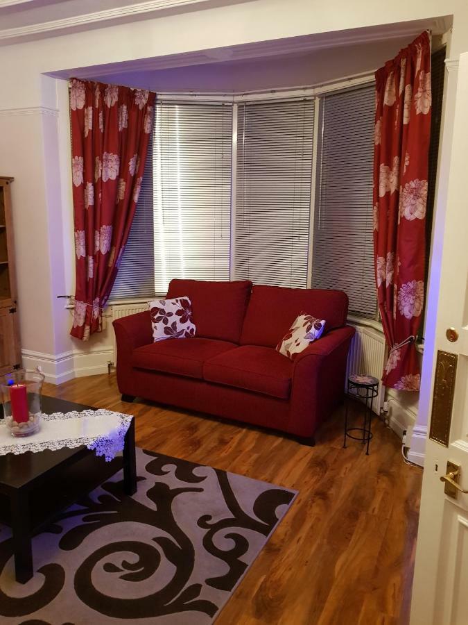 Beautiful Room In Victorian Family Home Ilford Exterior photo