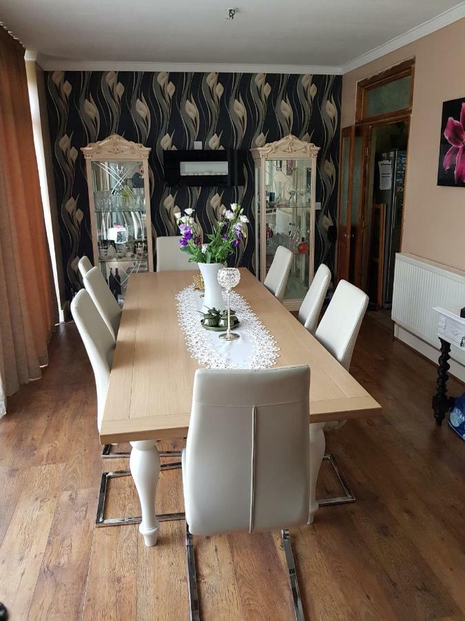 Beautiful Room In Victorian Family Home Ilford Exterior photo