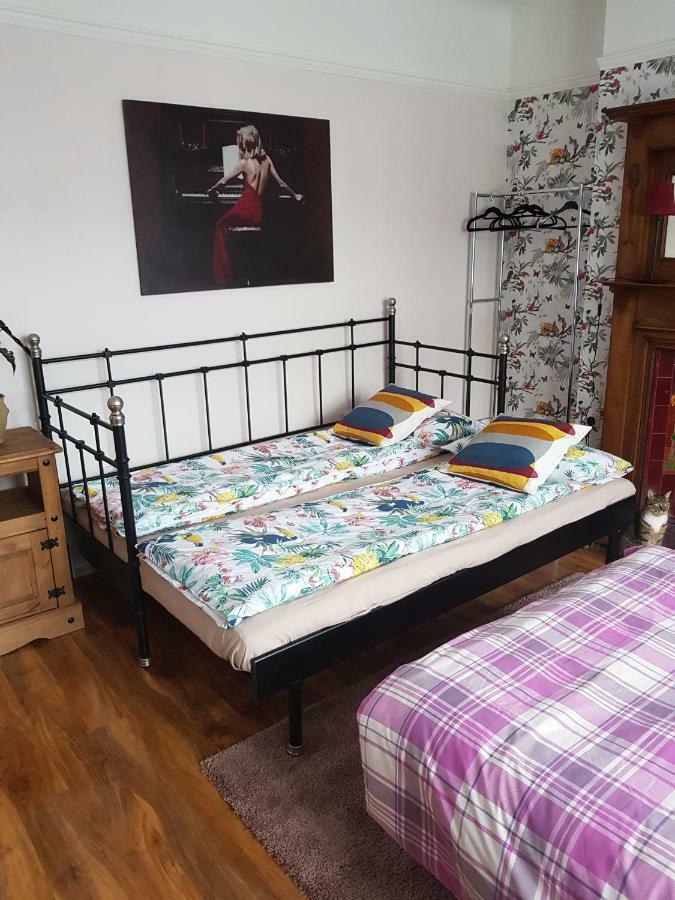 Beautiful Room In Victorian Family Home Ilford Exterior photo
